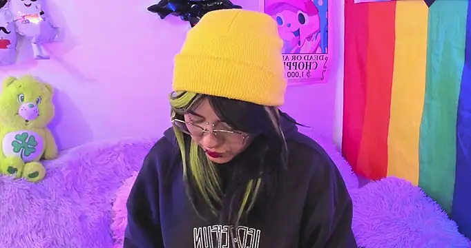 NekoWaifu online show from October 2025 01:01:02 PM