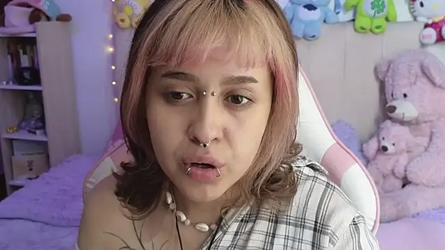NekoWaifu online show from May 2026 02:32:02 PM