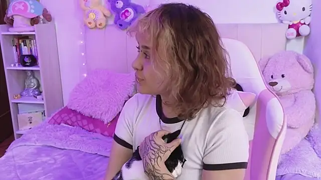 NekoWaifu online show from May 2026 02:22:02 PM