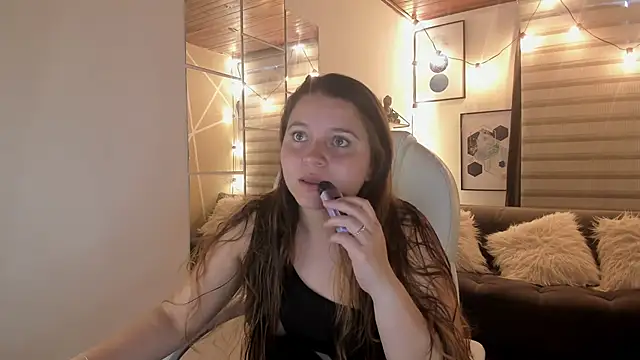 sophiee09  online show from October 2025 03:12:02 PM