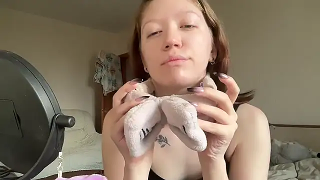 MargarettNewbie online show from September 2025 04:03:02 AM