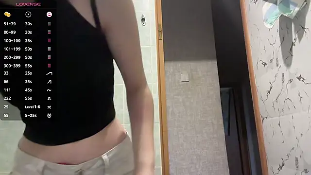 MargarettNewbie online show from October 2025 04:04:01 AM