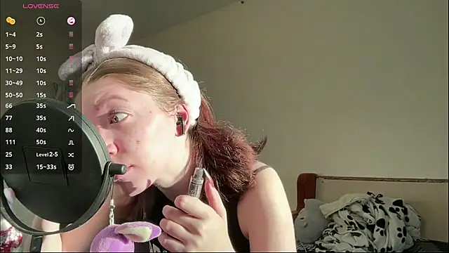 MargarettNewbie online show from October 2025 04:29:02 AM