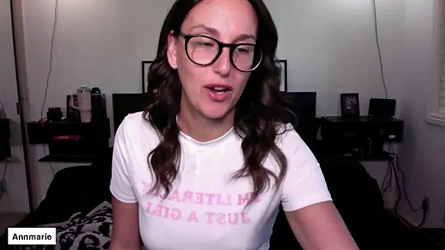 Snapshot of annmarieferrara chatting on October 2025 04:14:02 PM annmarieferrara online show from October 2025 04:14:02 PM