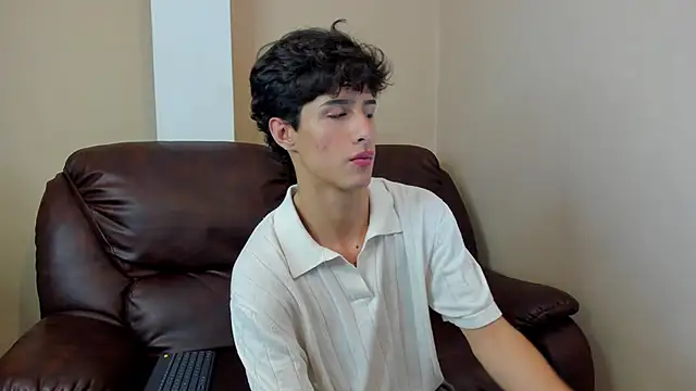 Snapshot of Xam_Collen chatting on December 2025 02:34:02 PM Xam Collen online show from December 2025 02:34:02 PM