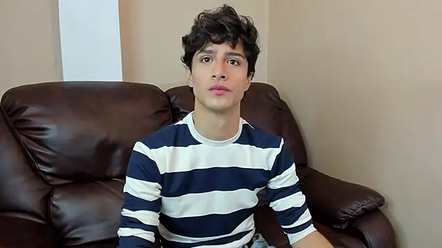 Snapshot of Xam_Collen chatting on December 2025 04:58:01 PM Xam Collen online show from December 2025 04:58:01 PM