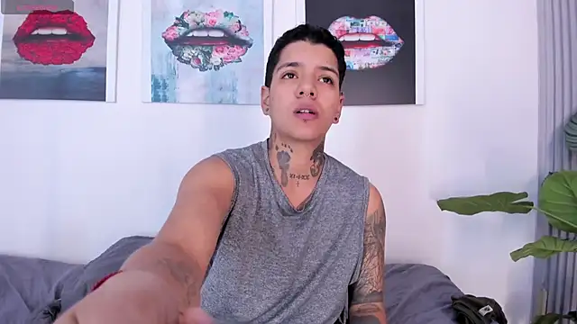 Girls inlove online show from October 2025 11:41:02 AM