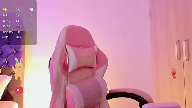 Snapshot of MssOriana88 chatting on October 2025 03:35:01 PM MssOriana88 online show from October 2025 03:35:01 PM