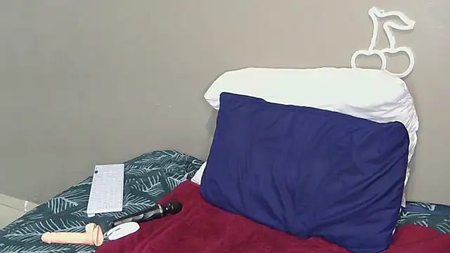 Serafynn online show from September 2025 01:49:01 PM