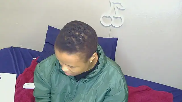 Serafynn online show from October 2025 07:31:01 PM