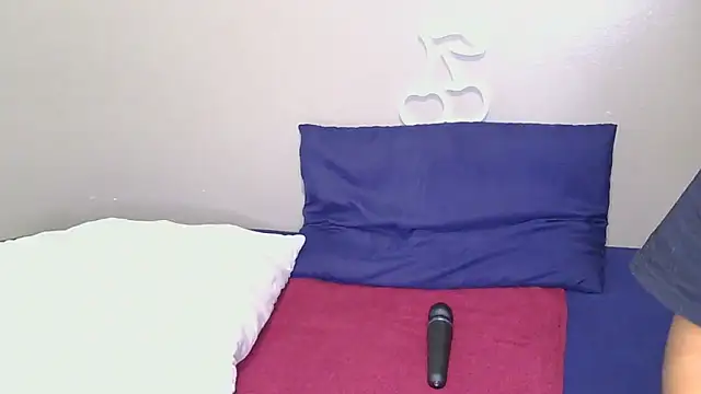 Serafynn online show from November 2025 02:31:02 PM