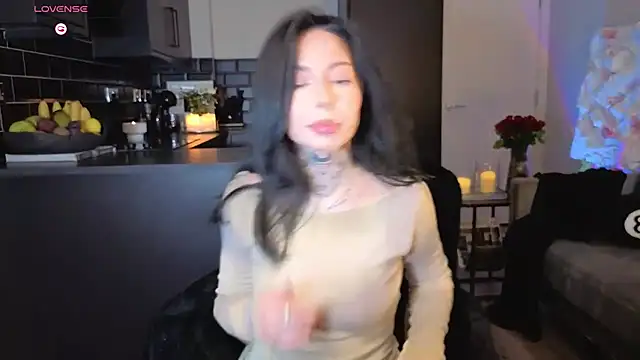 jeans-and-peach online show from September 2025 12:49:01 AM