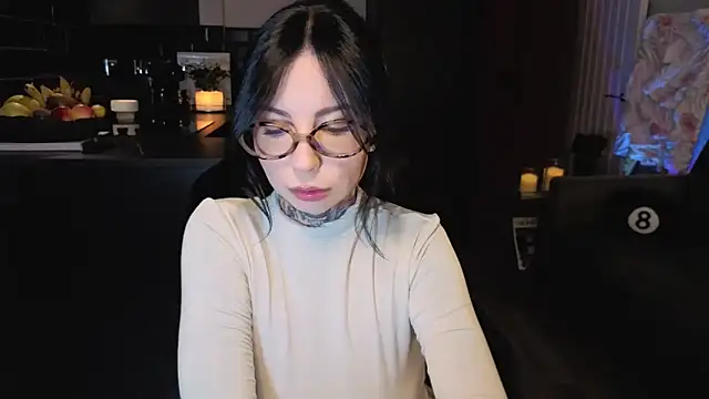 jeans-and-peach online show from October 2025 03:14:02 AM