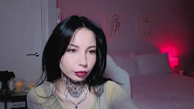 jeans-and-peach online show from October 2025 09:37:01 PM