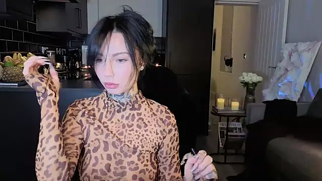 jeans-and-peach online show from October 2025 01:13:02 AM