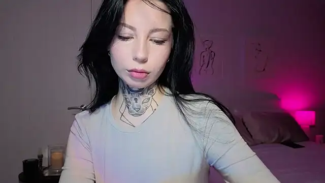 jeans-and-peach online show from November 2025 10:53:02 PM