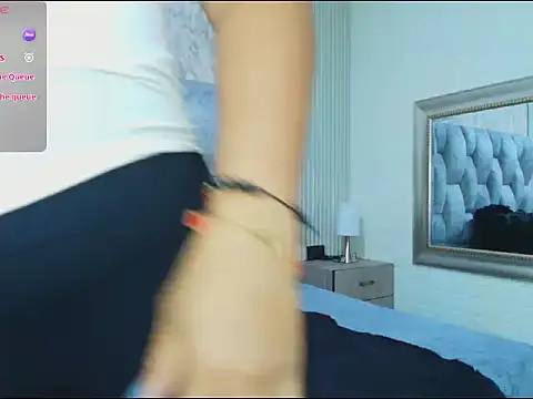 Snapshot of sofiagutierrez__ chatting on September 2025 02:47:02 AM sofiagutierrez online show from September 2025 02:47:02 AM