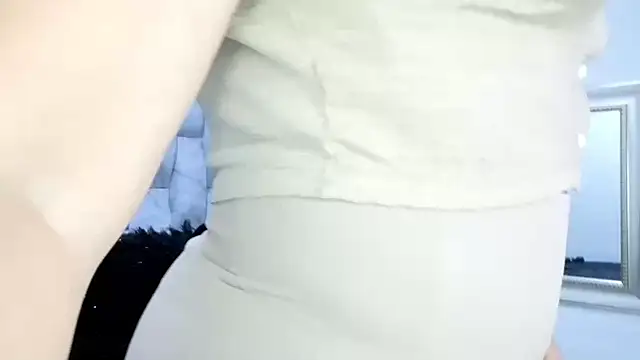 Snapshot of sofiagutierrez__ chatting on October 2025 03:10:02 AM sofiagutierrez online show from October 2025 03:10:02 AM