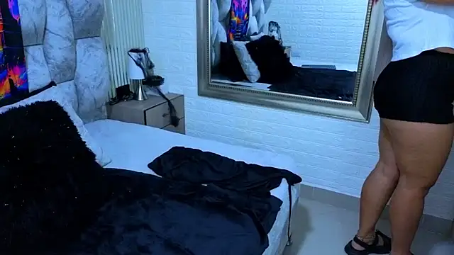 Snapshot of sofiagutierrez__ chatting on October 2025 03:29:02 AM sofiagutierrez online show from October 2025 03:29:02 AM