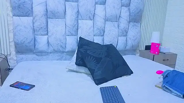 Snapshot of sofiagutierrez__ chatting on November 2025 10:13:02 AM sofiagutierrez online show from November 2025 10:13:02 AM