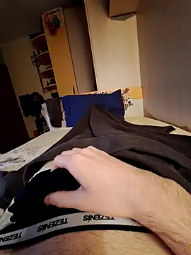 Snapshot of Young_StallioN_ chatting on October 2025 10:43:02 PM Young StallioN online show from October 2025 10:43:02 PM