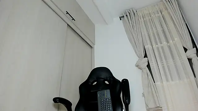 Biscuit oliva online show from June 2026 12:32:02 AM