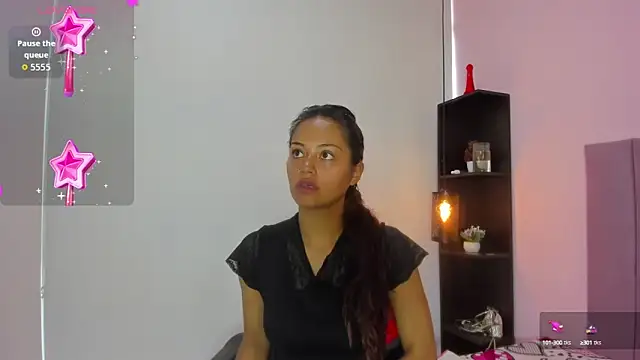 HoollyHendrix online show from October 2025 07:56:01 PM