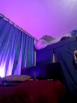 Snapshot of VioletStonee1 chatting on October 2025 09:02:01 PM VioletStonee1 online show from October 2025 09:02:01 PM