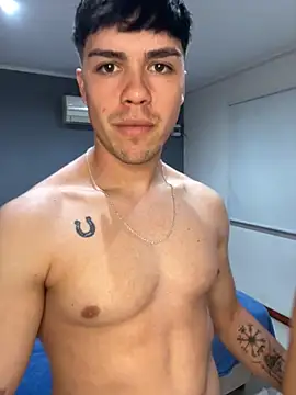 Snapshot of Alexxx27_ chatting on October 2025 05:08:02 AM Alexxx27 online show from October 2025 05:08:02 AM