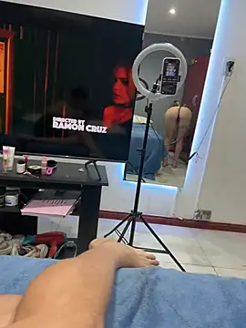 Alexxx27  online show from February 2026 05:01:02 AM