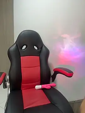 Isa klein online show from November 2025 04:45:02 AM