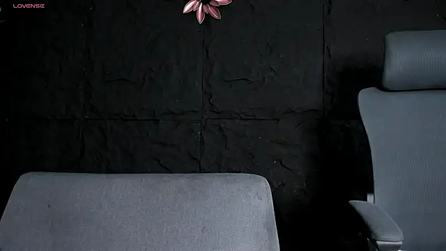 AriadnaRuiz online show from October 2025 08:52:01 PM