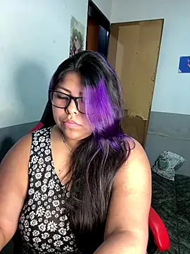 Lunarebelde online show from December 2025 01:57:01 AM