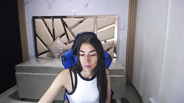 Maily a  online show from October 2025 03:03:02 AM