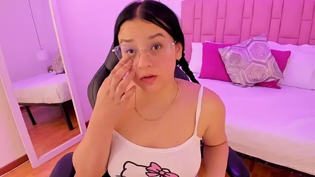 Amy Ferreira online show from January 2026 04:39:02 AM