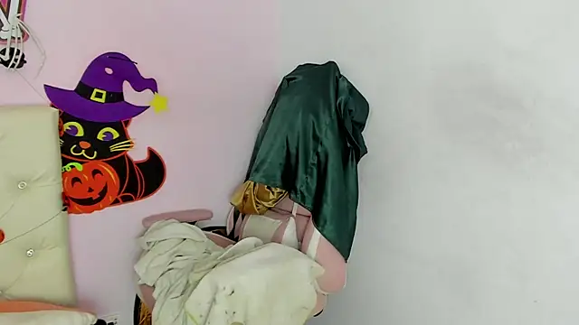 Yuni kim online show from October 2025 02:18:02 PM