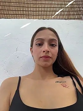 KaMila M00N online show from June 2026 02:03:02 PM