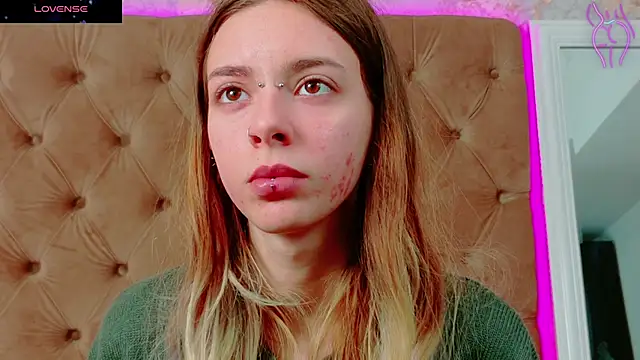 CoraVex online show from October 2025 04:13:02 AM