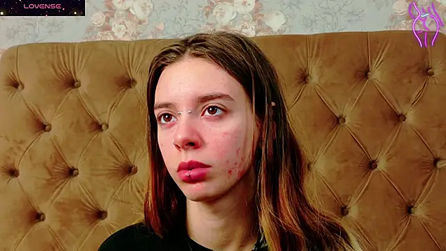 CoraVex online show from November 2025 02:04:02 AM