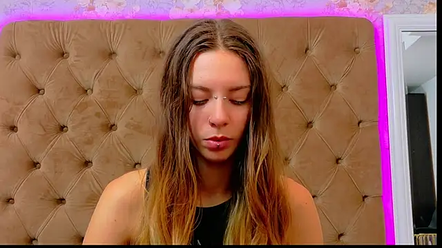 CoraVex online show from June 2026 03:48:02 AM