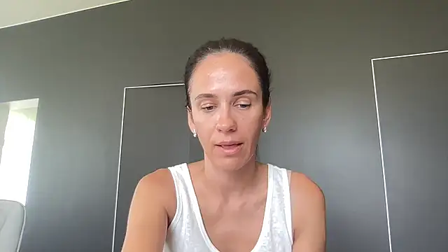 Omelvia online show from August 2026 11:41:02 AM