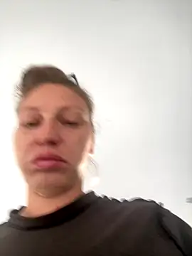 Cristalmegan online show from October 2025 08:01:01 AM