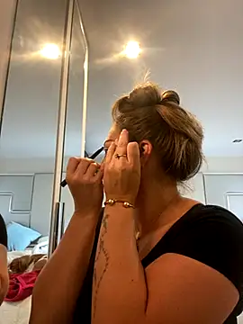 Cristalmegan online show from October 2025 10:46:02 AM