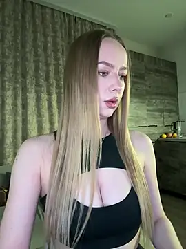 Snapshot of MissOyee chatting on February 2026 07:10:01 PM MissOyee online show from February 2026 07:10:01 PM