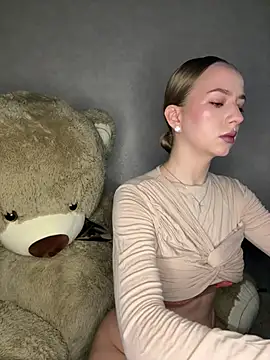 Snapshot of MissOyee chatting on March 2026 08:16:01 PM MissOyee online show from March 2026 08:16:01 PM