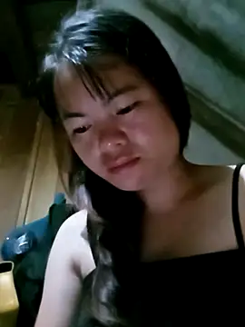 emly-xinh18 online show from October 2025 07:22:02 PM