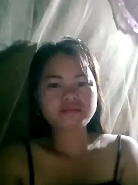 emly-xinh18 online show from October 2025 07:11:01 PM