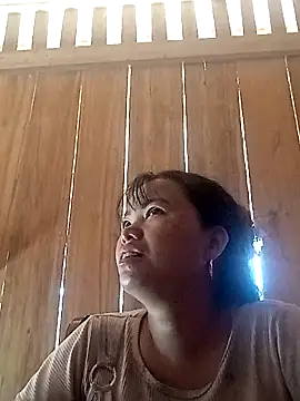 emly-xinh18 online show from October 2025 08:15:02 AM