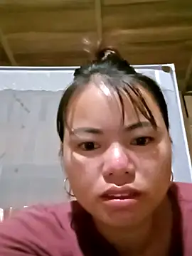 emly-xinh18 online show from October 2025 12:20:01 PM