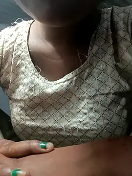 Snapshot of Hot_Shredha chatting on October 2025 12:18:02 AM Hot Shredha online show from October 2025 12:18:02 AM